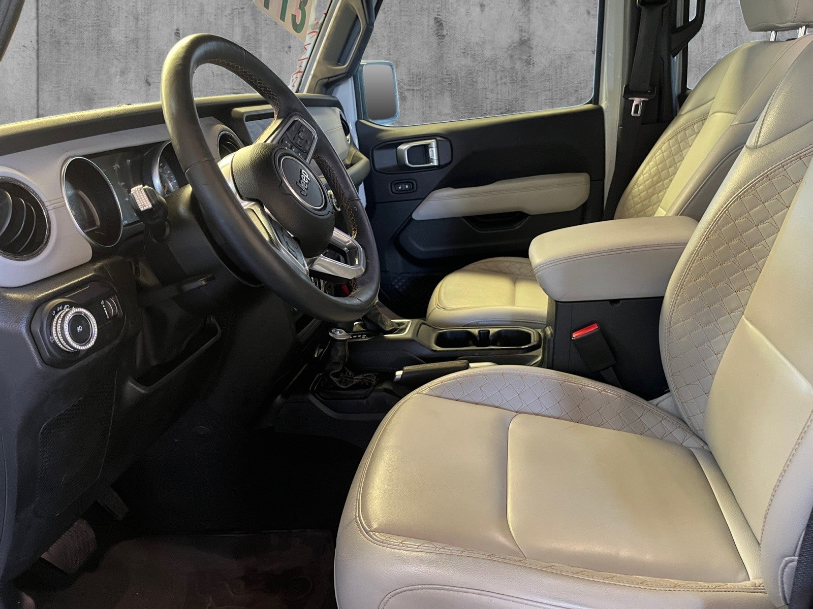 2023 Jeep Wrangler Sahara Altitude