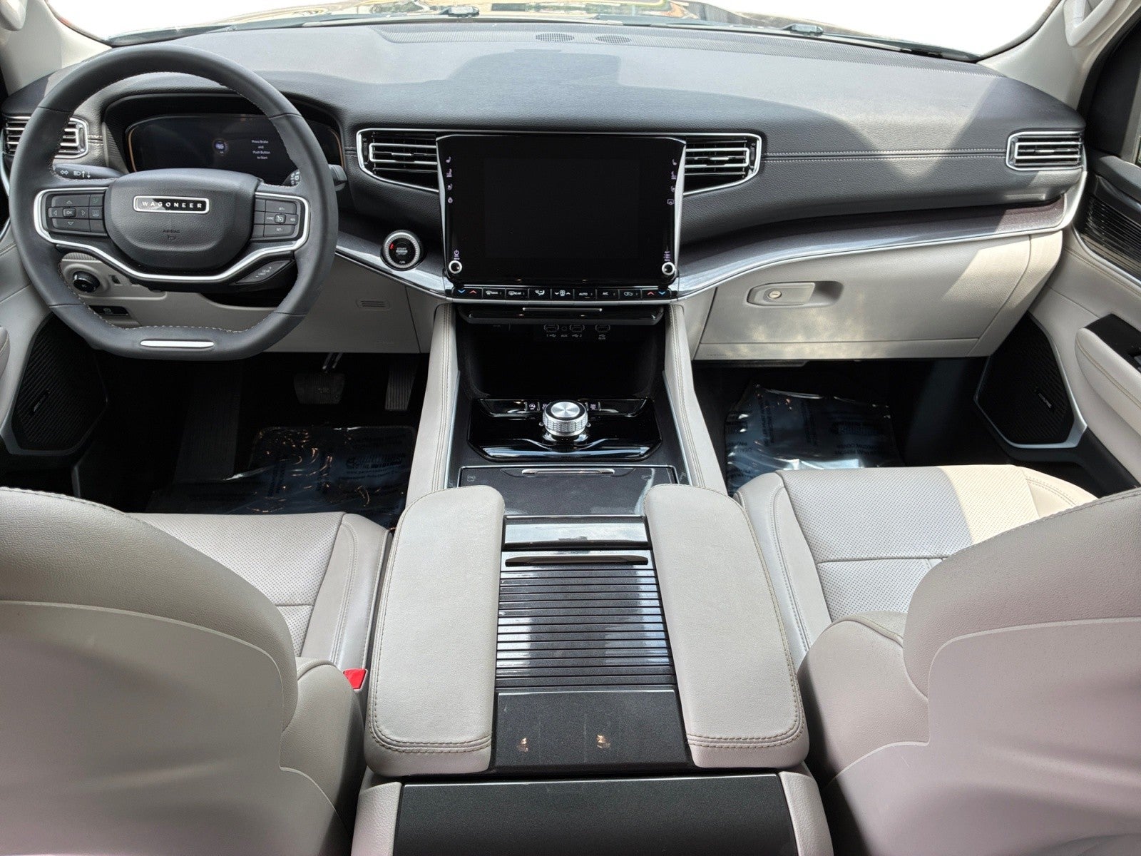 2024 Jeep Wagoneer 4x2