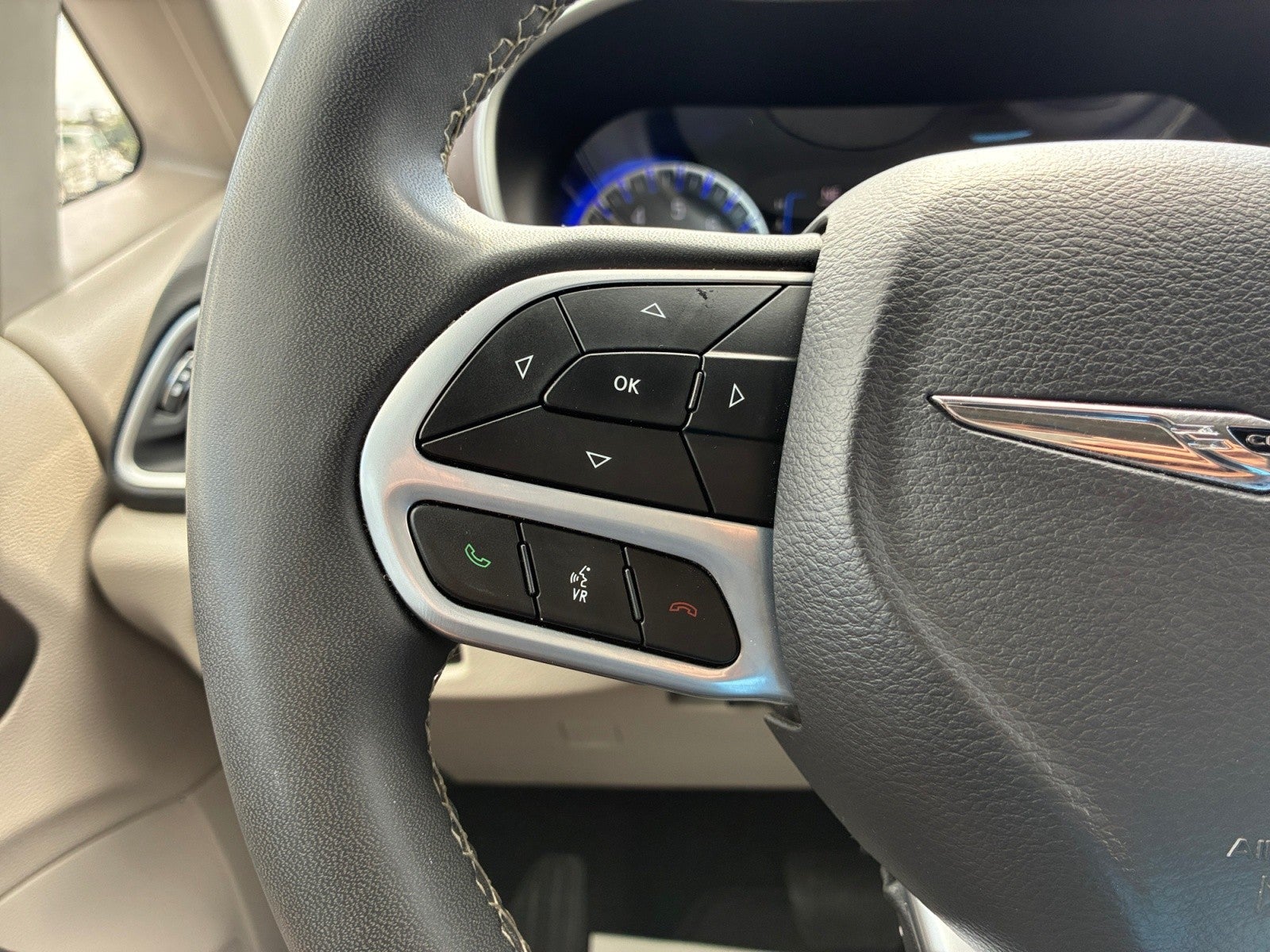 2023 Chrysler Voyager (fleet-only) LX