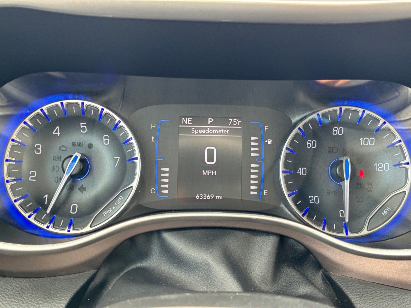 2023 Chrysler Voyager (fleet-only) LX
