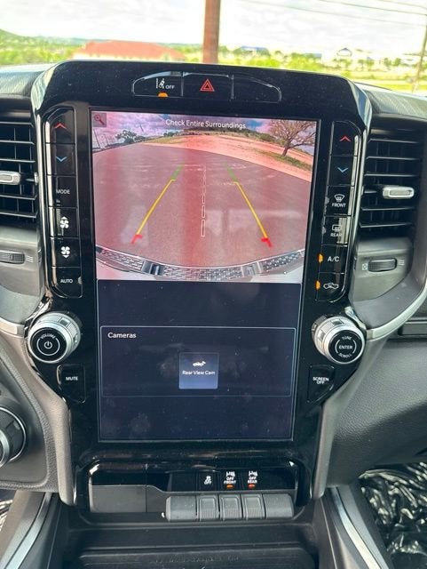 2025 RAM 1500 Big Horn Crew Cab 4x4 5'7" Box