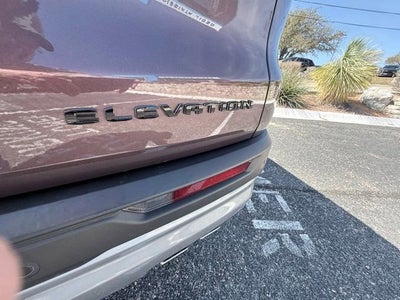 2025 GMC Acadia Elevation