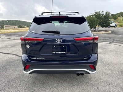 2022 Toyota Highlander XSE