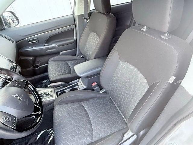 2025 Mitsubishi Outlander Sport S