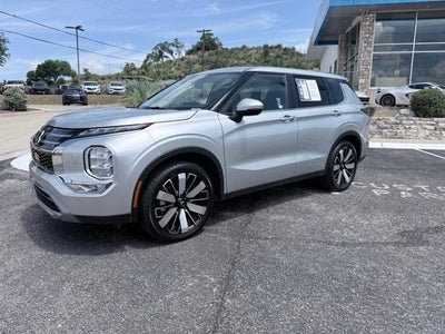 2025 Mitsubishi Outlander SE