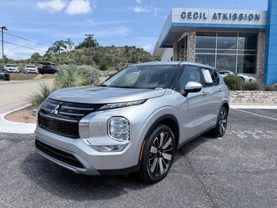 2025 Mitsubishi Outlander SE