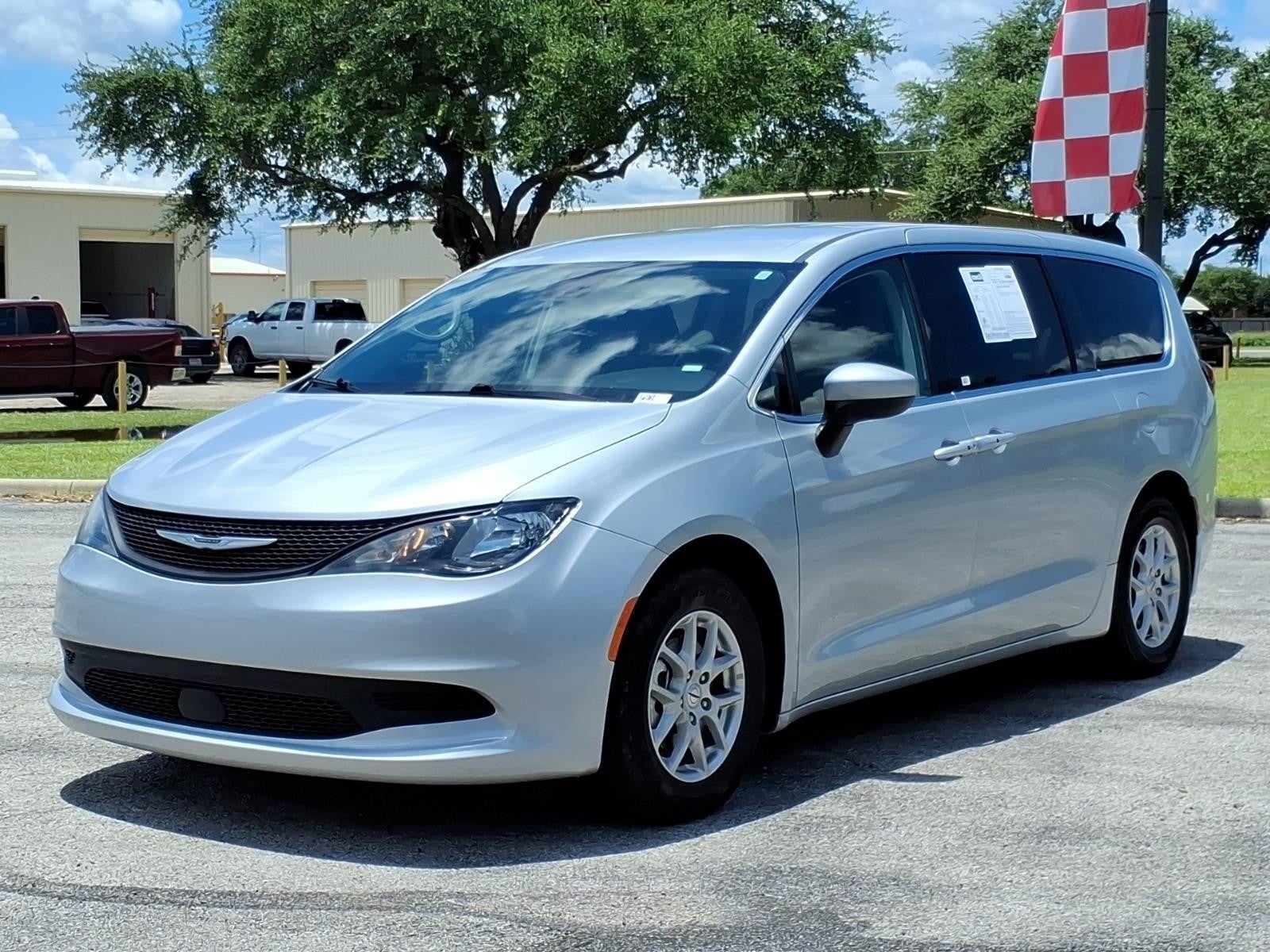 2023 Chrysler Voyager (fleet-only) LX