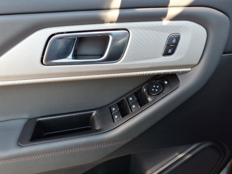2027 Ford Explorer Active w/200A Pkg