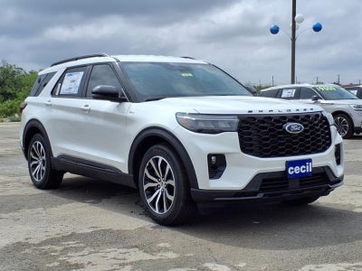 2025 Ford Explorer ST-Line