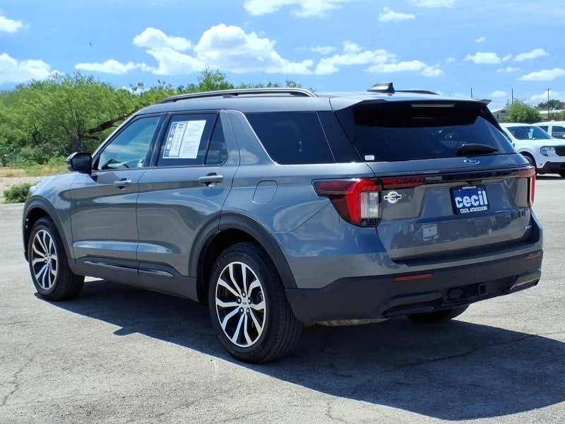 2025 Ford Explorer ST-Line
