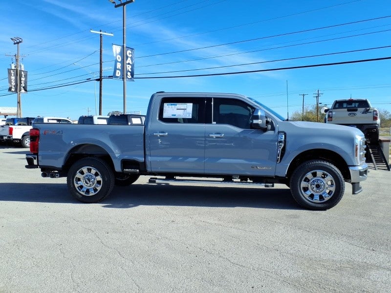 2026 Ford Super Duty LARIAT