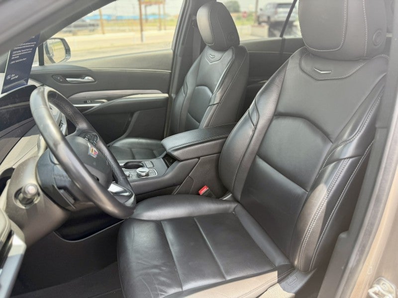 2024 Cadillac XT4 FWD Premium Luxury