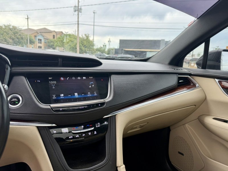 2017 Cadillac XT5 Luxury FWD