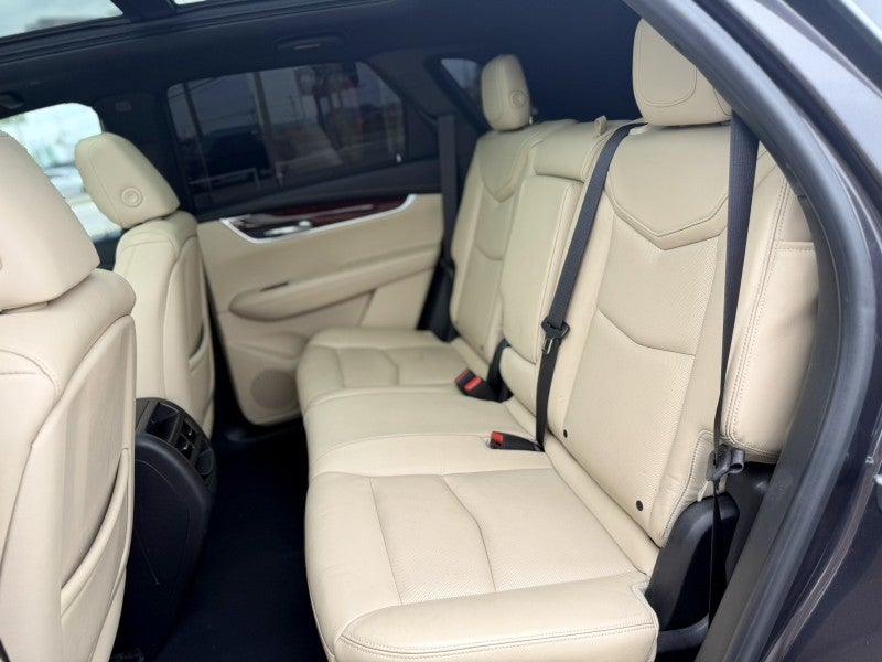 2017 Cadillac XT5 Luxury FWD
