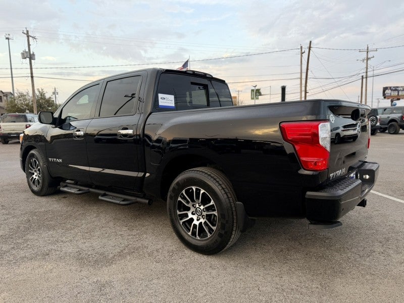 2021 Nissan Titan SV