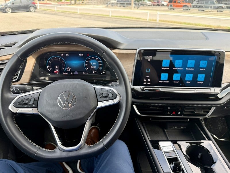 2024 Volkswagen Atlas 2.0T SE w/Technology