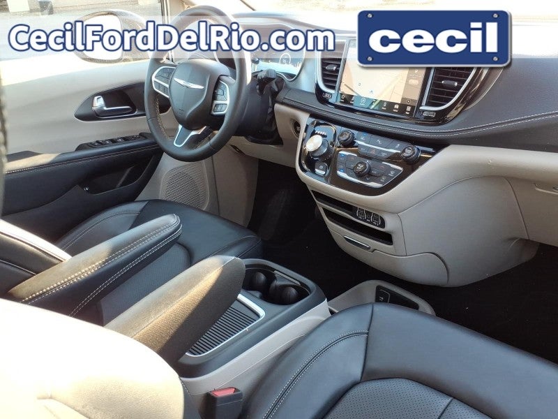 2024 Chrysler Pacifica Hybrid Select