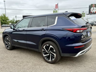 2024 Mitsubishi Outlander SE