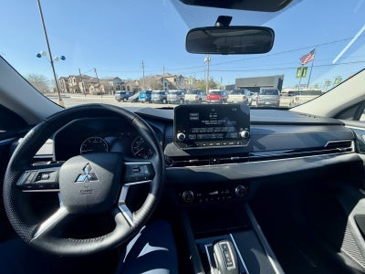 2024 Mitsubishi Outlander SE