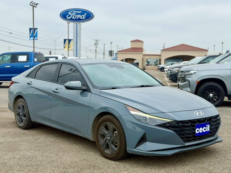 2023 Hyundai Elantra Essential