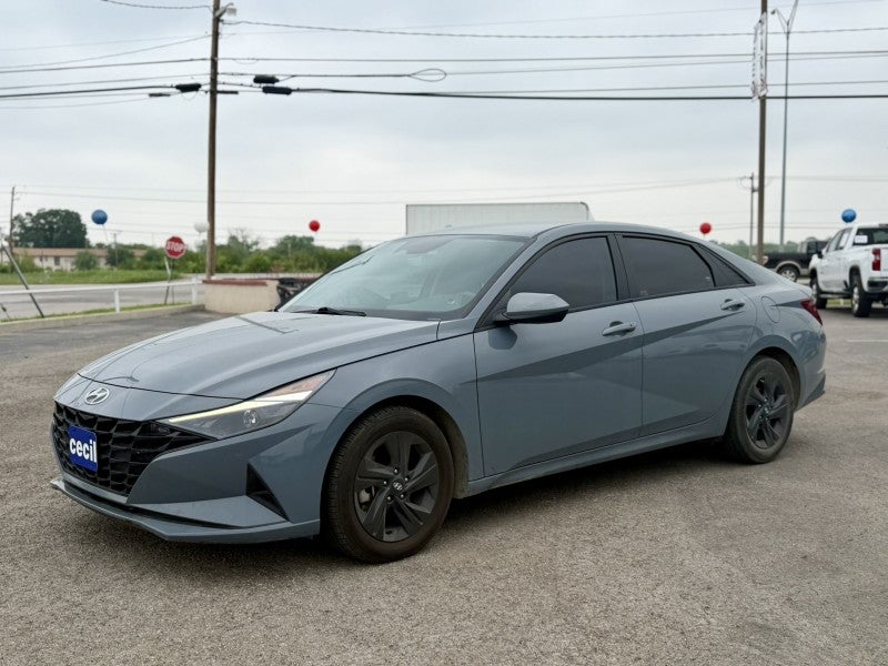 2023 Hyundai Elantra Essential