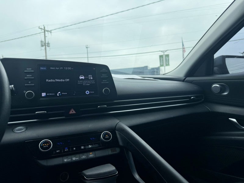 2023 Hyundai Elantra Essential