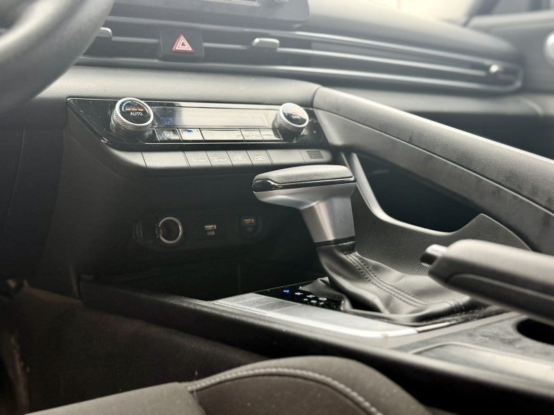 2023 Hyundai Elantra Essential