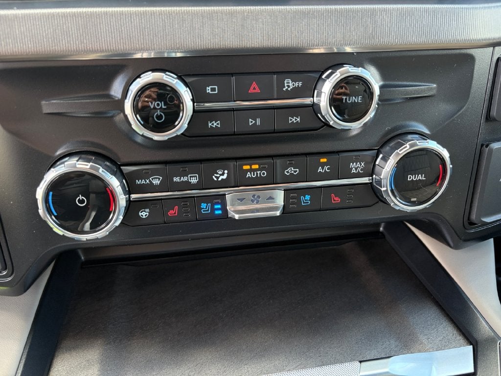 2027 Ford F-250SD Platinum
