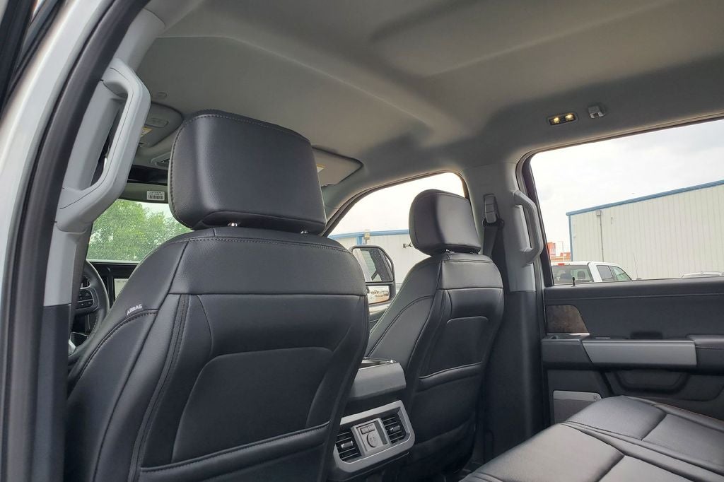 2026 Ford F-350SD Lariat DRW