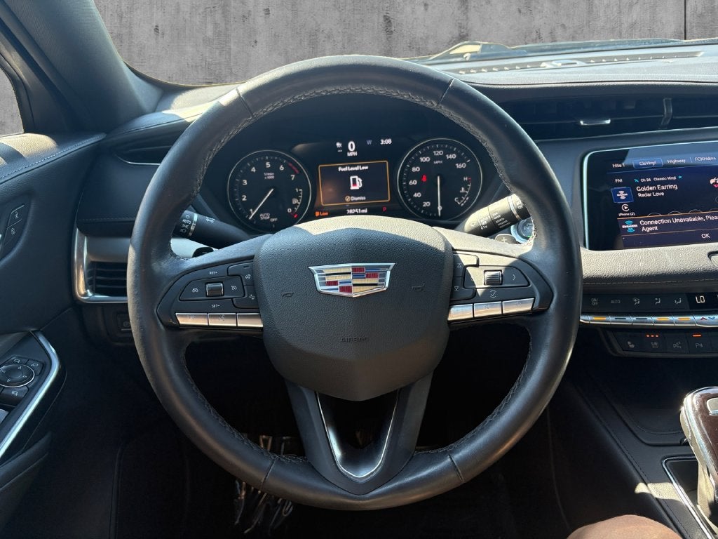 2022 Cadillac XT4 Premium Luxury