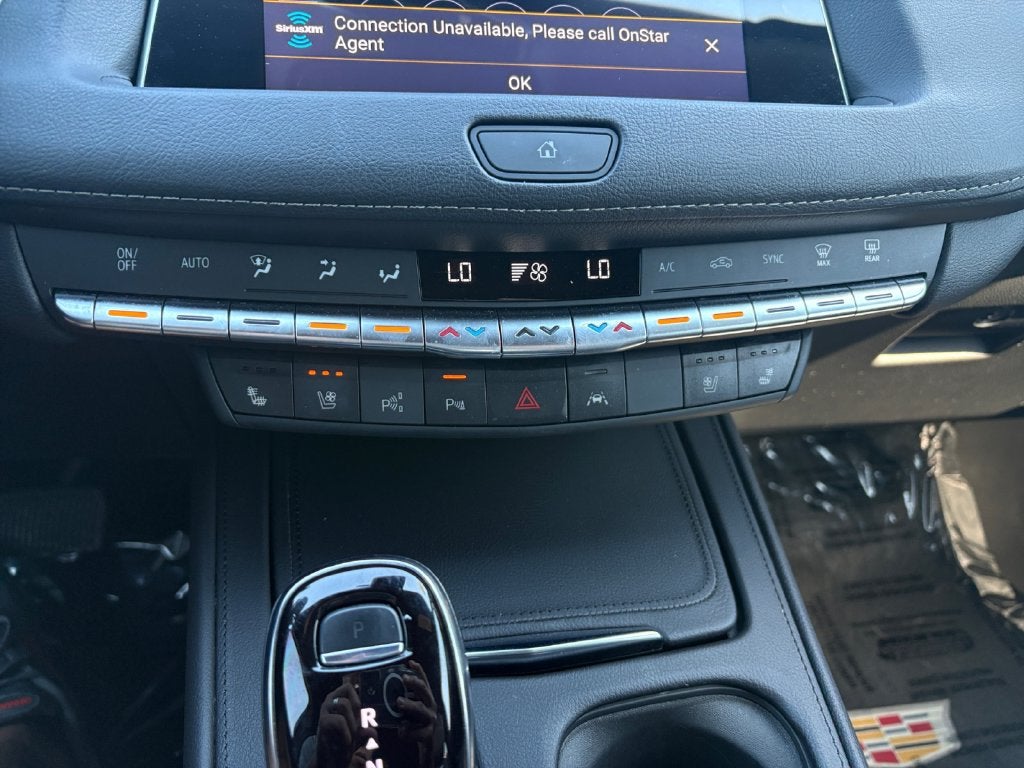 2022 Cadillac XT4 Premium Luxury