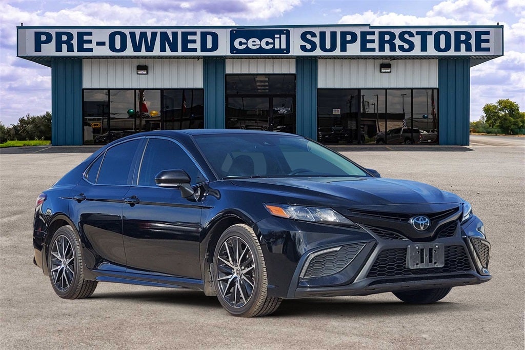 2022 Toyota Camry SE