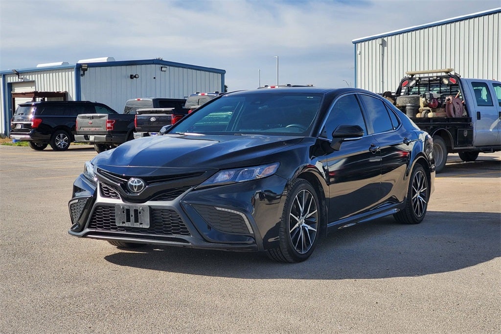 2022 Toyota Camry SE