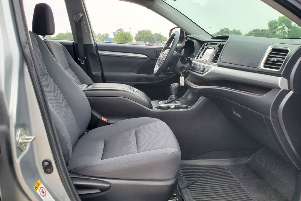 2017 Toyota Highlander LE