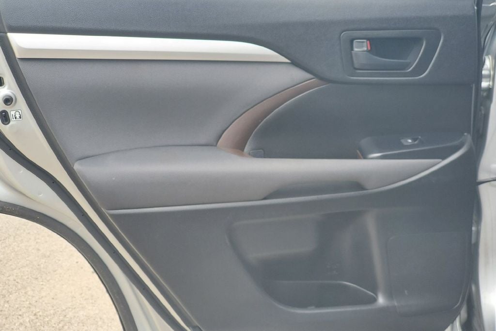 2017 Toyota Highlander LE