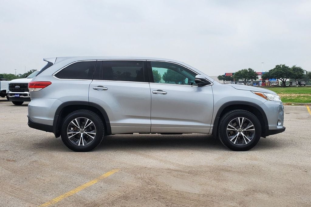 2017 Toyota Highlander LE