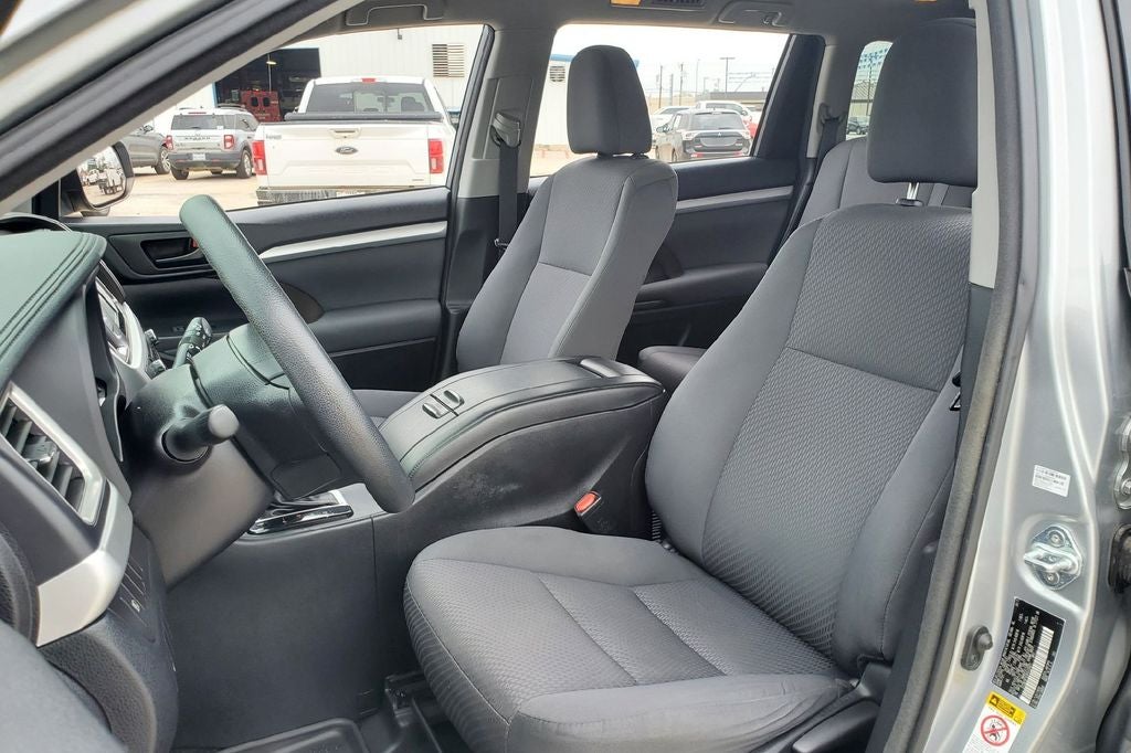 2017 Toyota Highlander LE