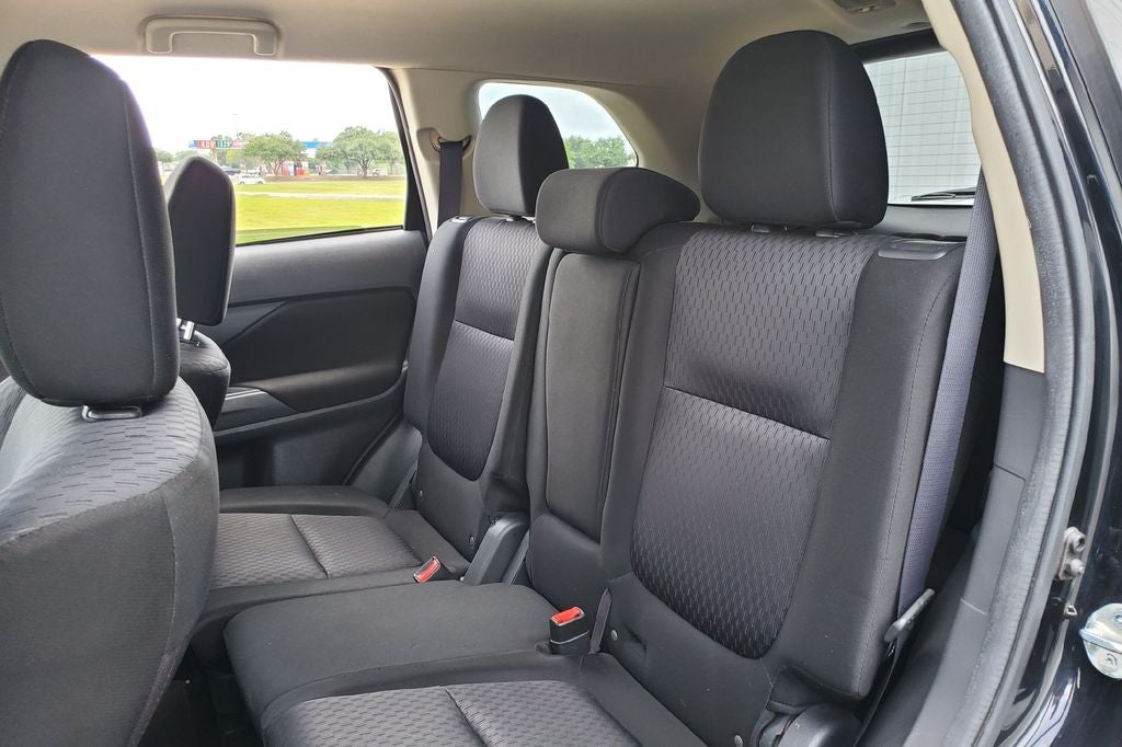 2014 Mitsubishi Outlander ES