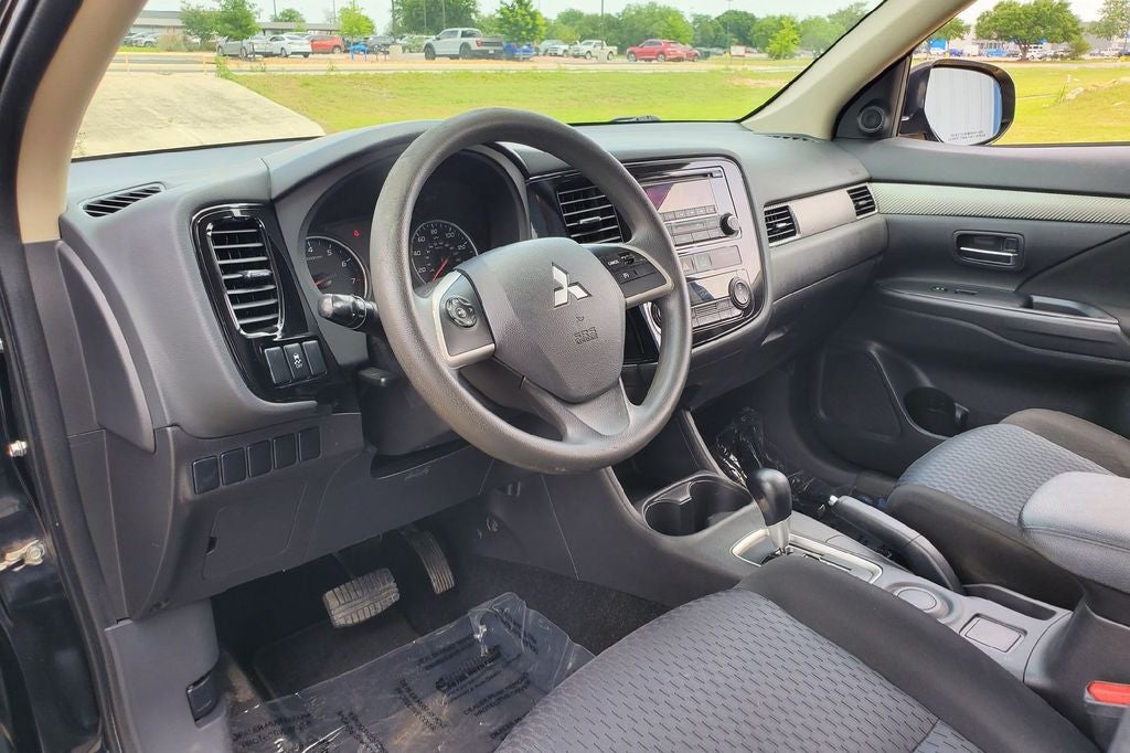 2014 Mitsubishi Outlander ES