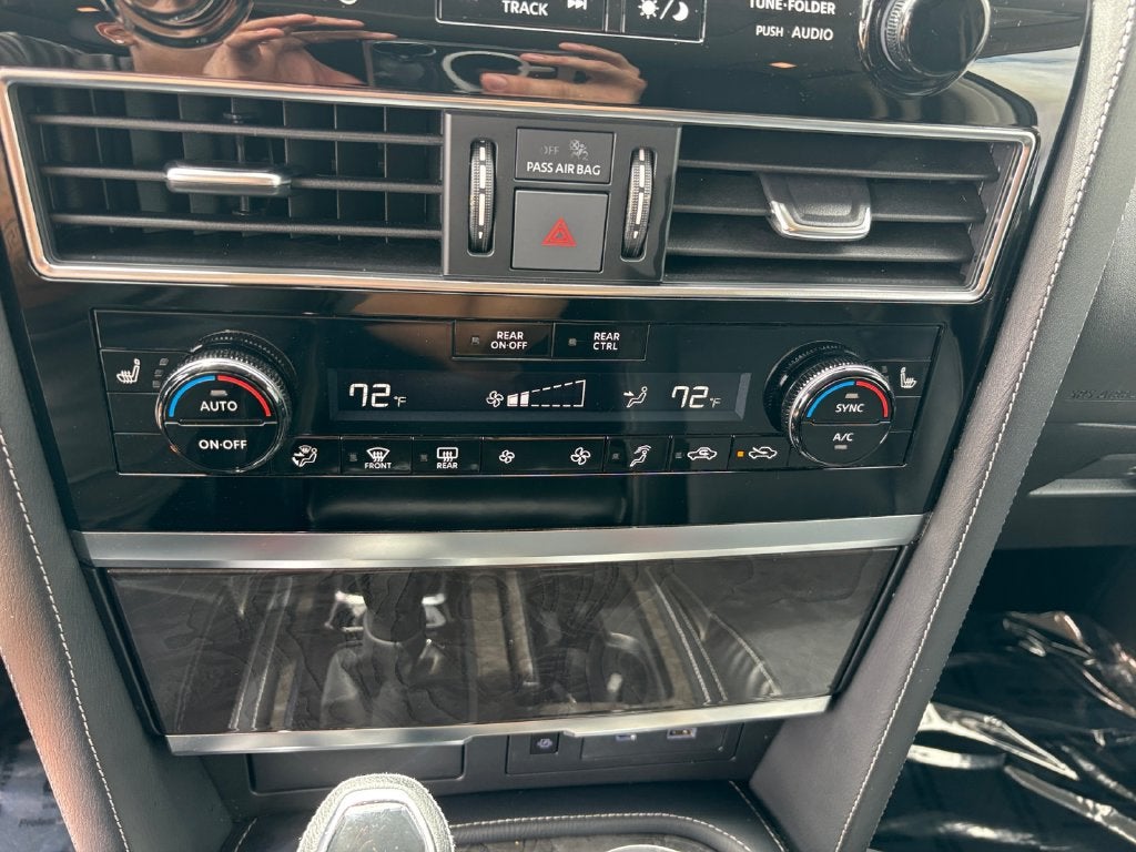 2024 INFINITI QX80 LUXE