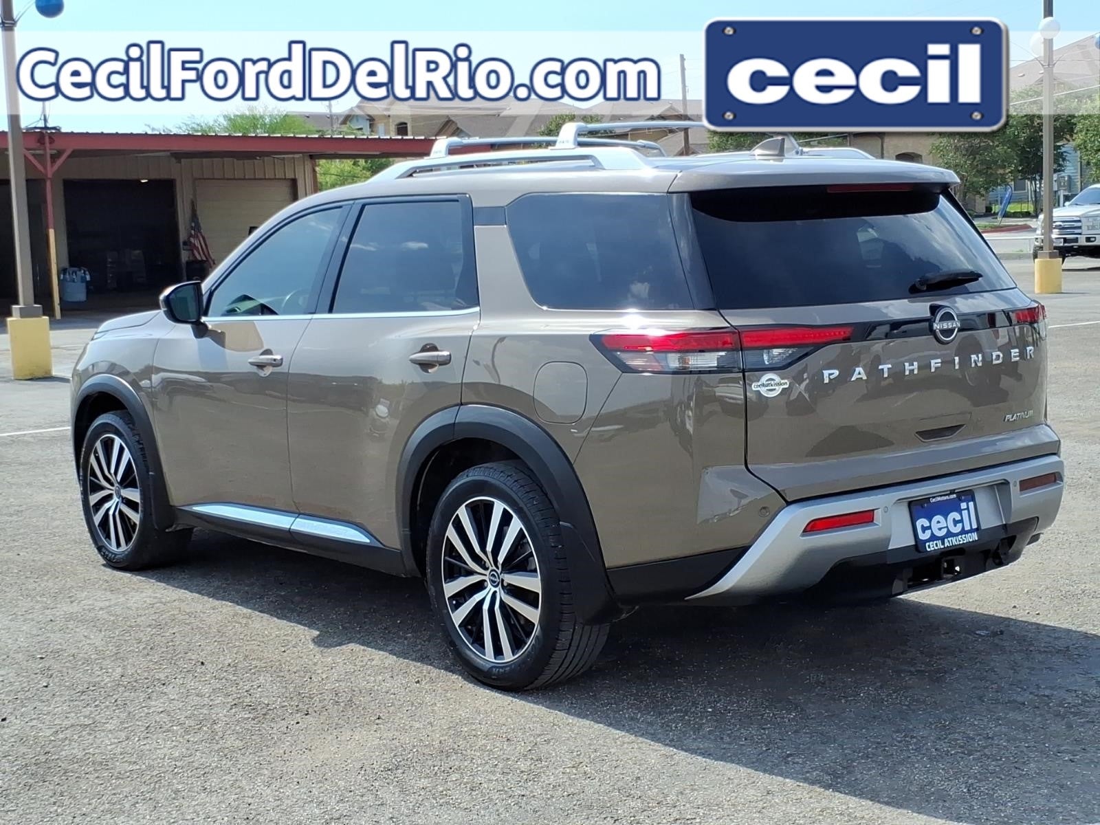 2023 Nissan Pathfinder Platinum
