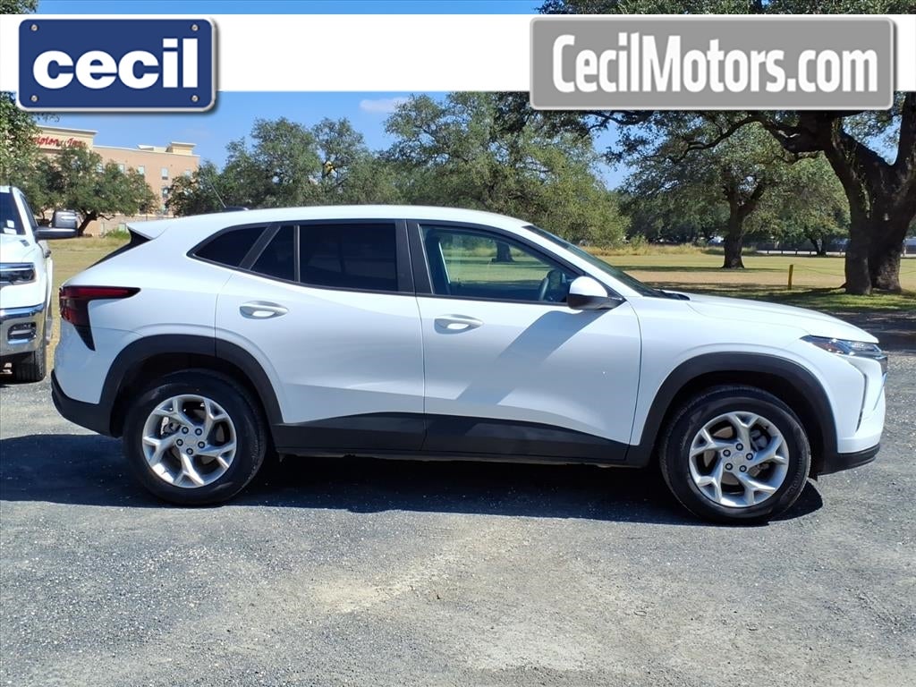 2025 Chevrolet Trax LS