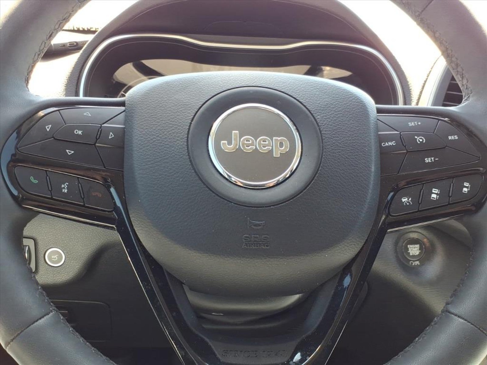 2023 Jeep Cherokee Altitude Lux