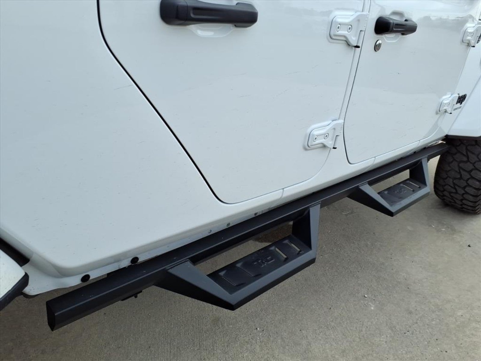 2024 Jeep Gladiator Sport S