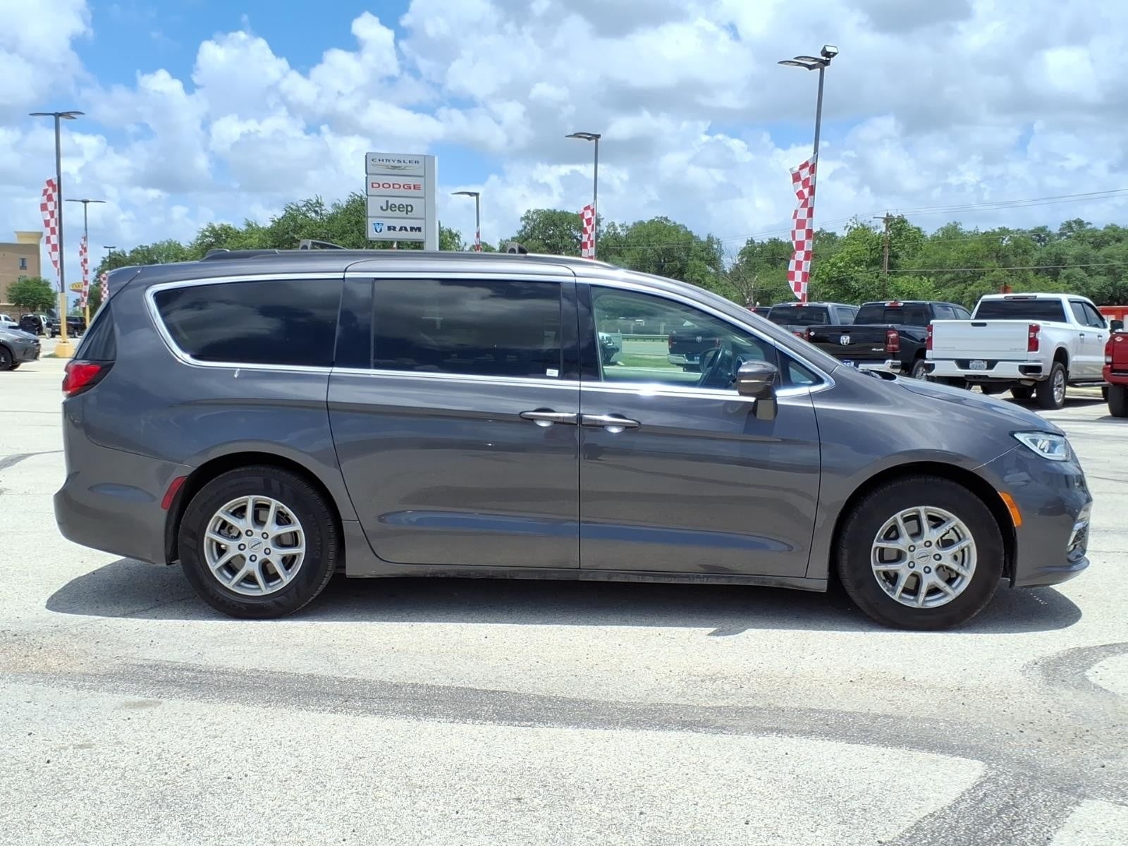 Used 2022 Chrysler Pacifica Touring L with VIN 2C4RC1BG0NR115399 for sale in Hondo, TX