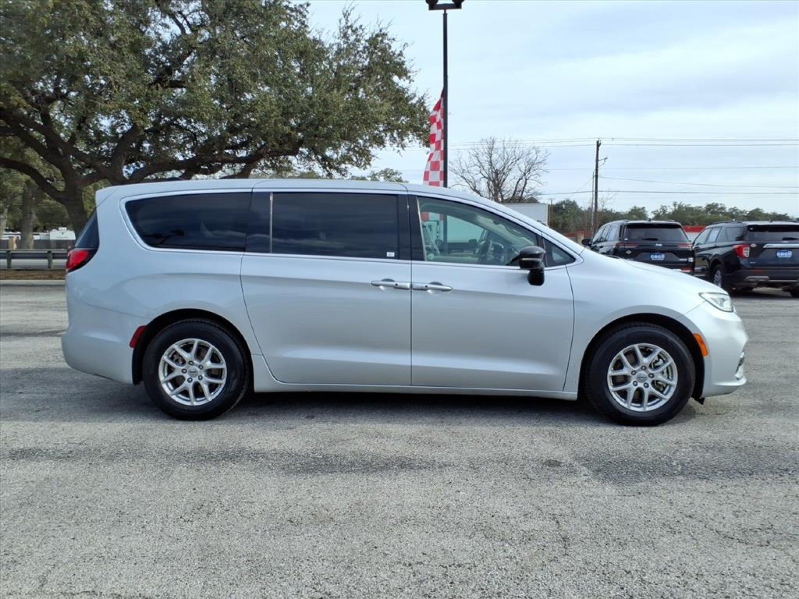 2024 Chrysler Pacifica Touring L