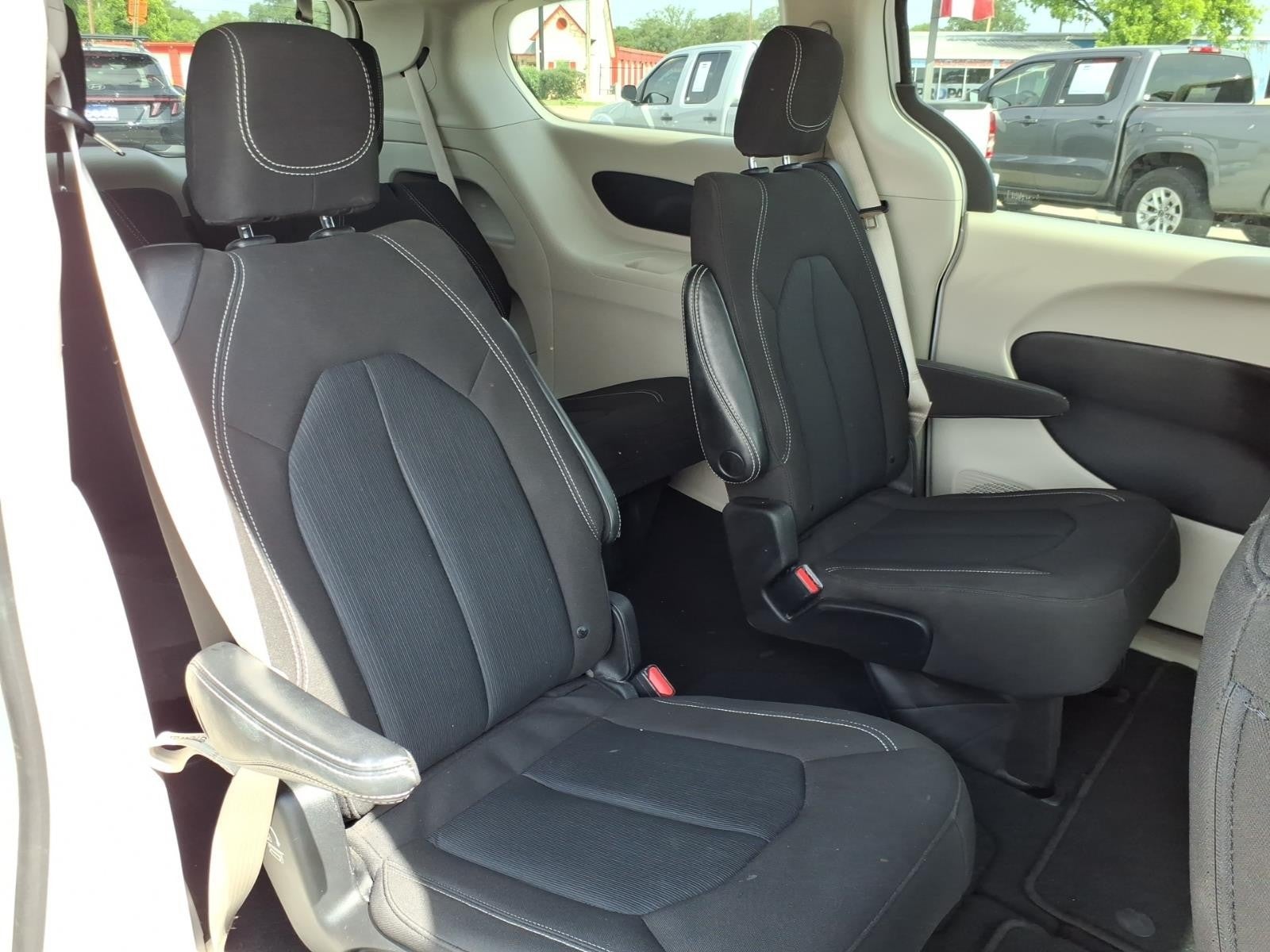 2023 Chrysler Voyager (fleet-only) LX