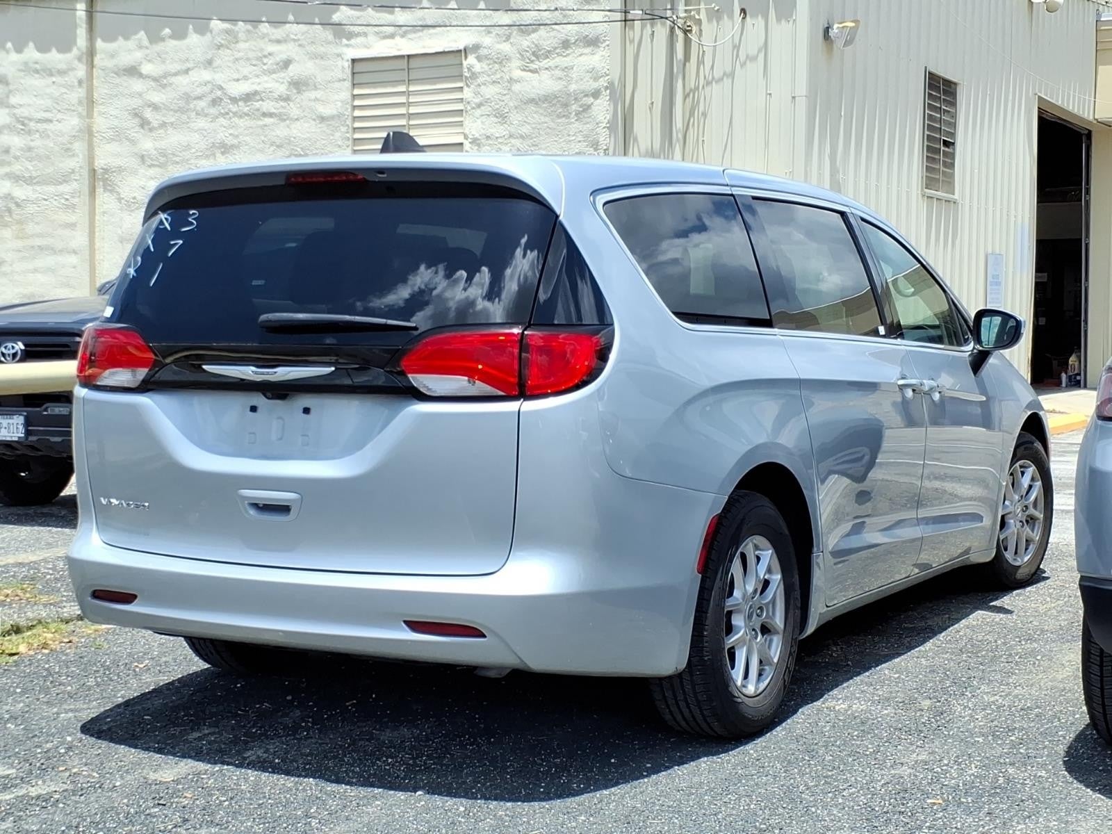 2023 Chrysler Voyager (fleet-only) LX