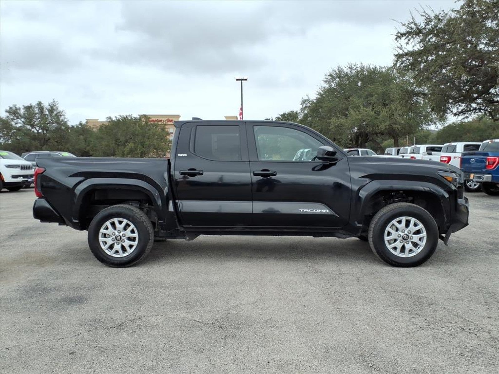 2024 Toyota Tacoma 4WD SR5