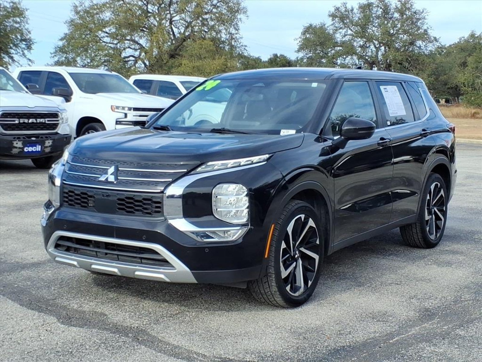 2024 Mitsubishi Outlander SE